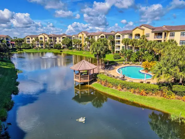 800 Uno Lago Drive #102, Juno Beach, FL 33408