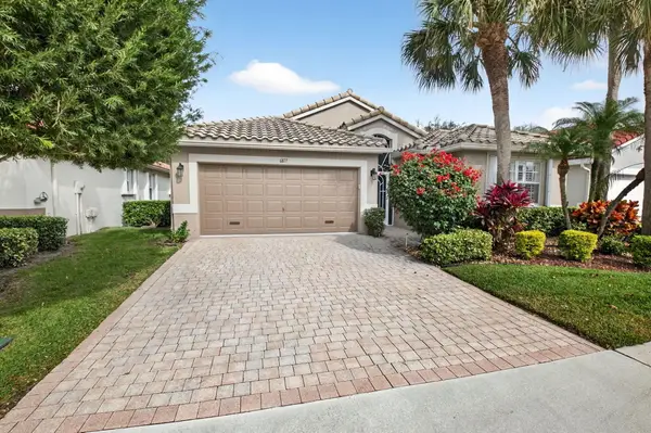 6877 Castlemaine Avenue, Boynton Beach, FL 33437