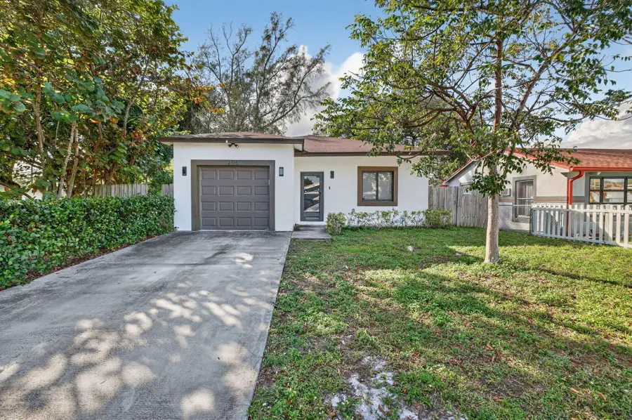 205 NW 27th Terrace, Fort Lauderdale, FL 33311 - #2