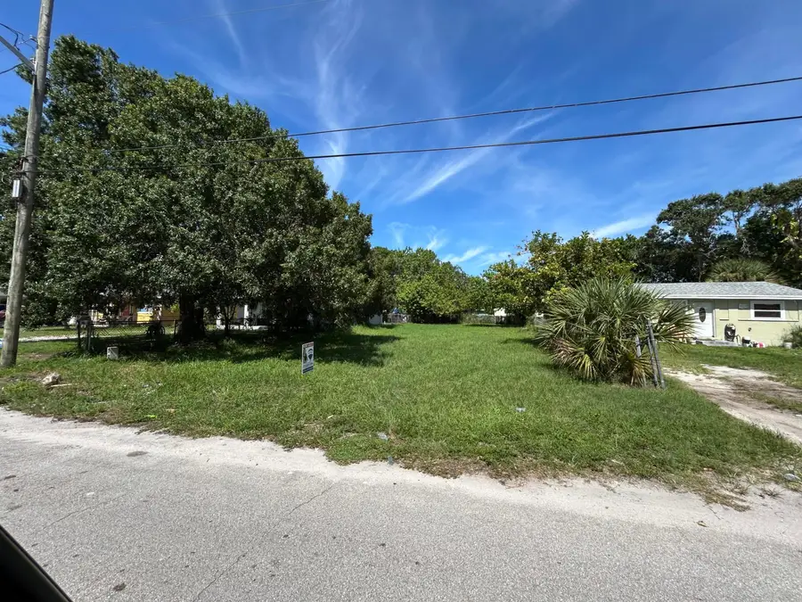 312 N 18th Street, Fort Pierce, FL 34950 - #2