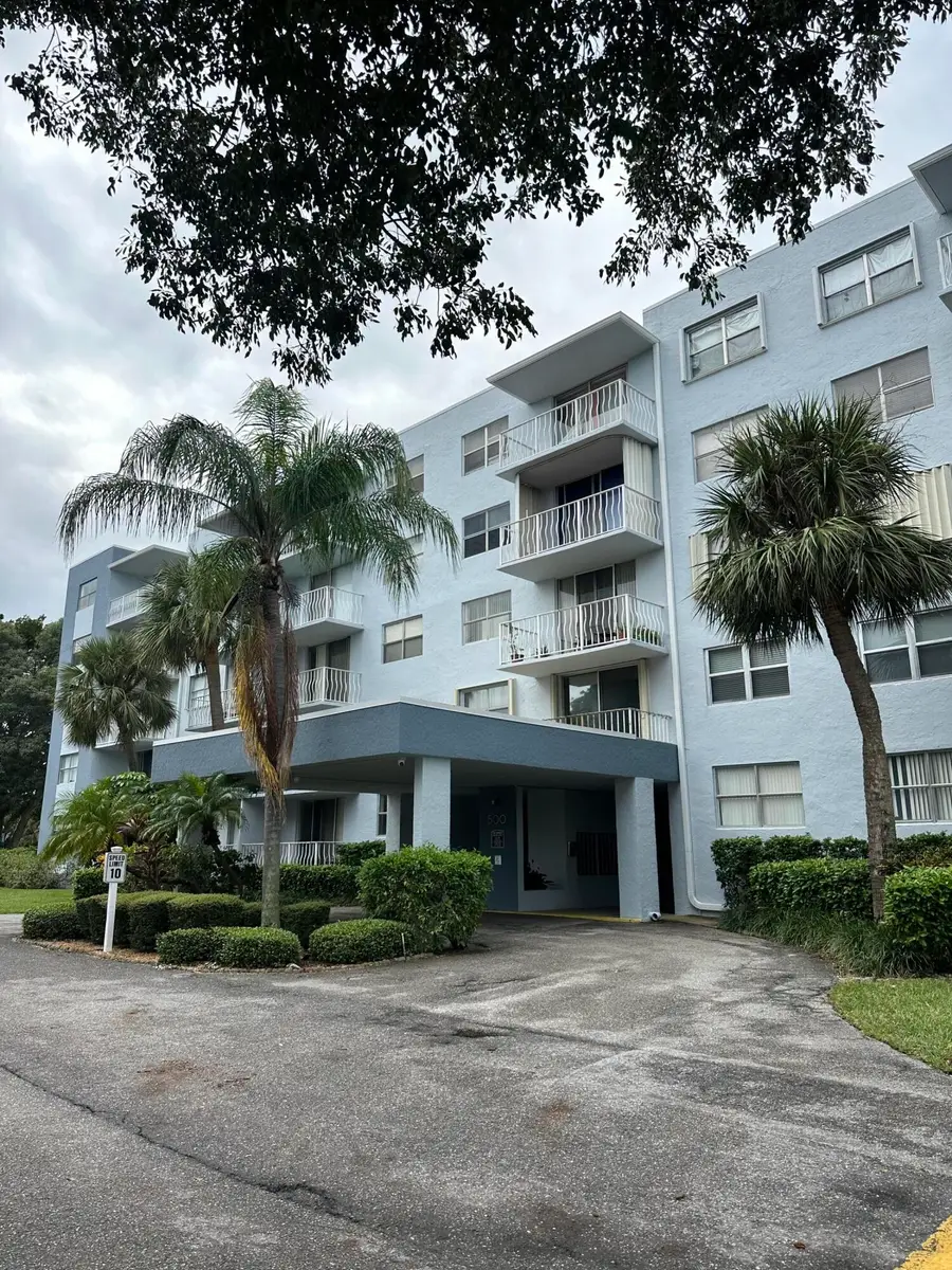 500 Executive Center Drive #3h, West Palm Beach, FL 33401 - #2