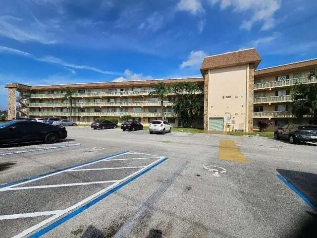300 Village Green Circle S #209, Palm Springs, FL 33461 - #1