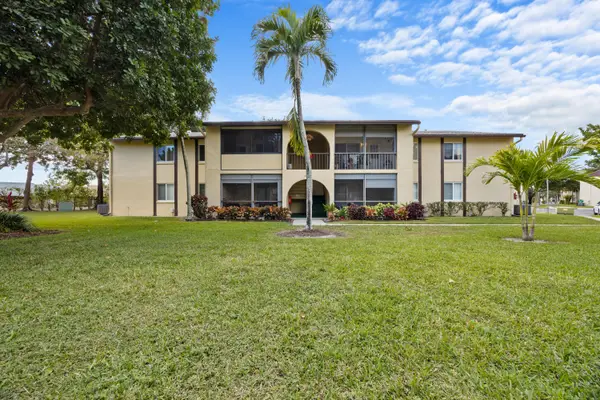 306 Pine Ridge Circle #B-2, ,, FL 33463