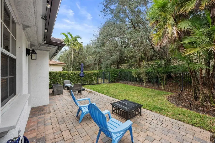 627 Castle Drive, Palm Beach Gardens, FL 33410 - #3