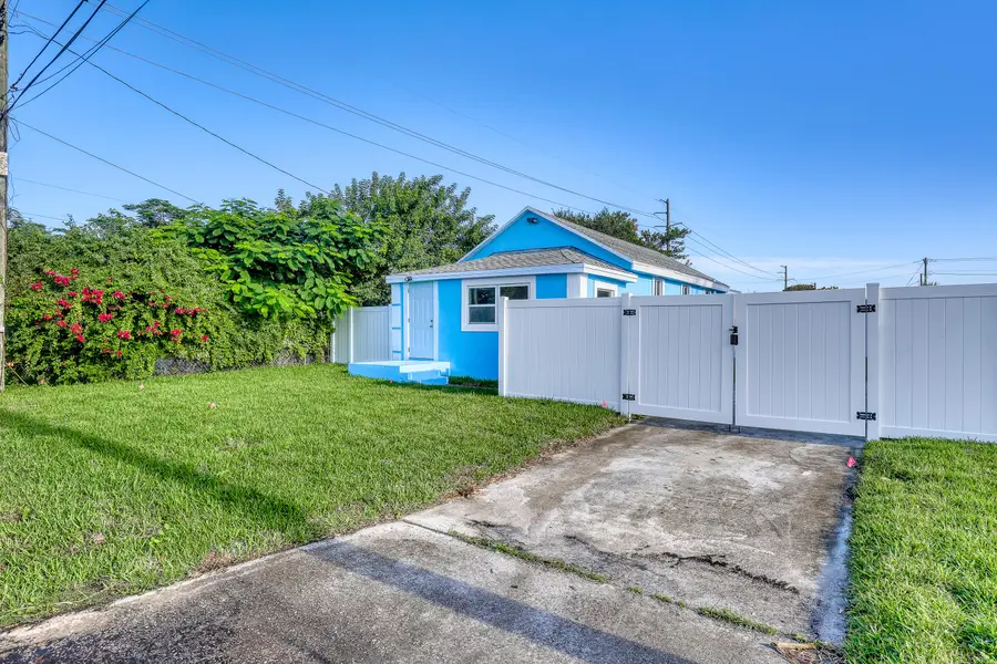 180 W 15th Street, Riviera Beach, FL 33404 - #2
