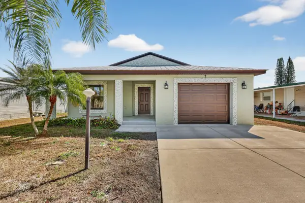 7 Aragon Lane, Port St Lucie, FL 34952