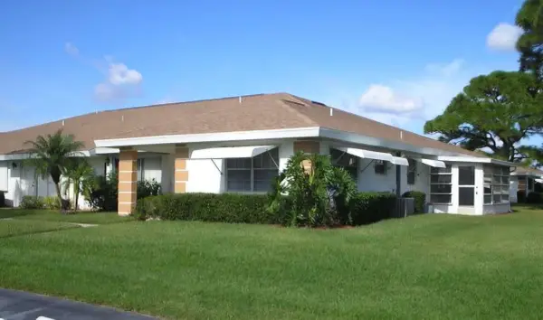 1212 Lakes End Drive #D, Fort Pierce, FL 34982