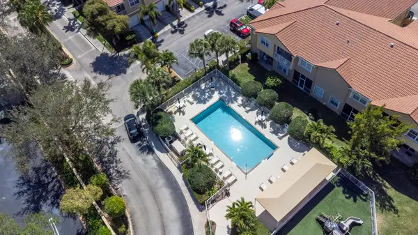 110 Lighthouse Circle #H, Tequesta, FL 33469