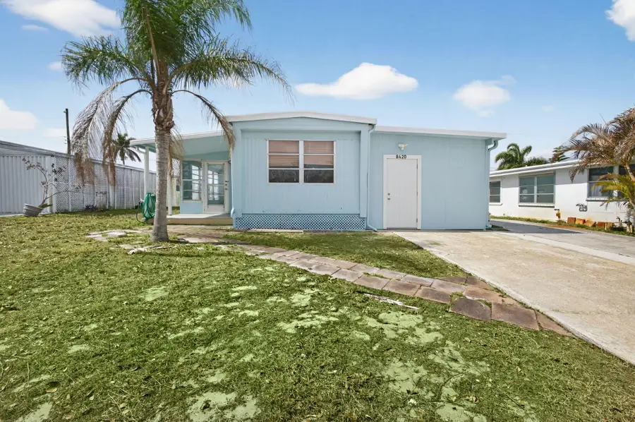 8420 SE Eagle Avenue, Hobe Sound, FL 33455 - #2