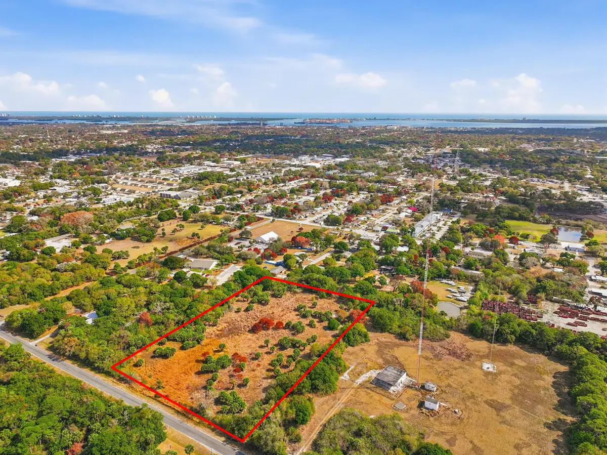 1038 37th S Street, Fort Pierce, FL 34947 - #1
