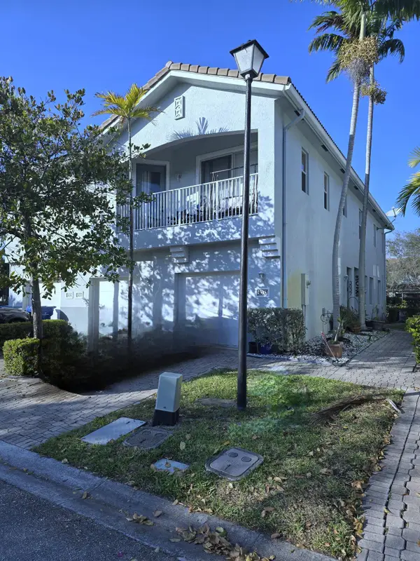 3037 Laurel Ridge Circle, Riviera Beach, FL 33404