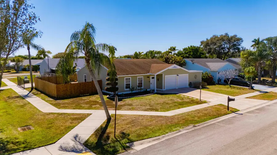7791 Blairwood Circle N, Lake Worth, FL 33467 - #2
