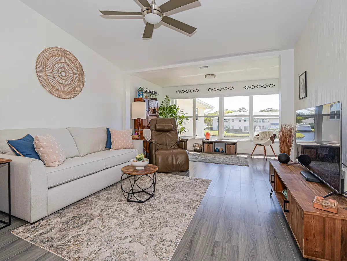 675 W Lake Jasmine Circle #206, Vero Beach, FL 32962 - #1