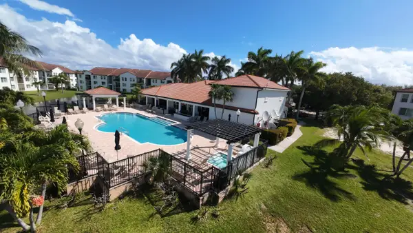 401 Villa Circle, Boynton Beach, FL 33435
