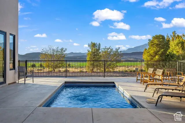 1460 S Windsor Pkwy #7, Hurricane, UT 84737 - Image #2