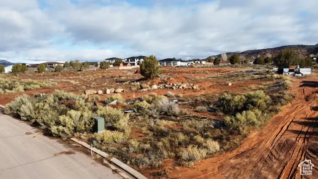 1297 E Cactus Dr, Apple Valley, UT 84737 - Image #2