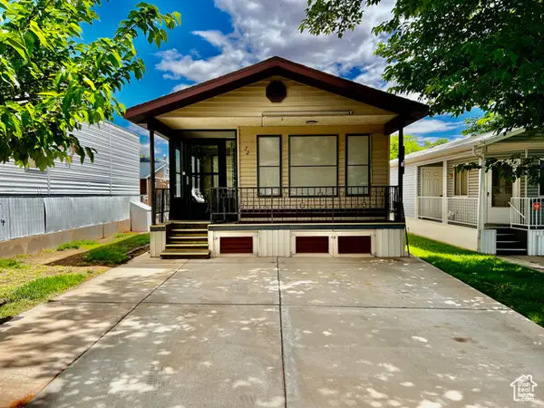 1150 W Red Hills Pkwy #72, Washington, UT 84780