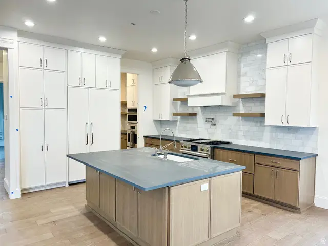 10999 S Lake Dr, South Jordan, UT 84009 - Image #2