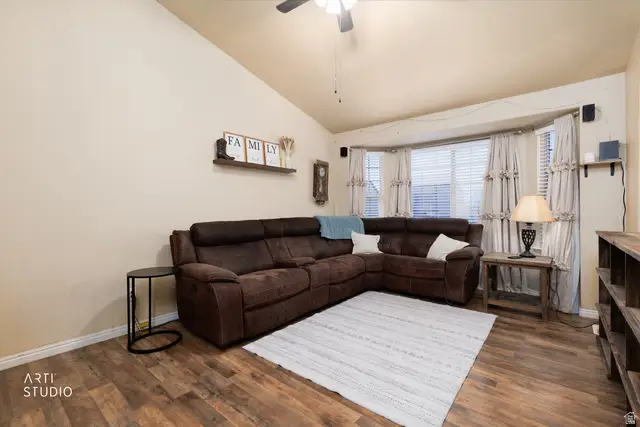 78 N Peach St E, Santaquin, UT 84655 - #2