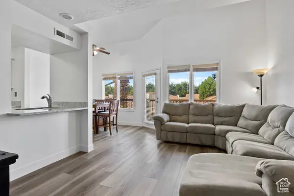 275 S Valley View Dr #J202, St. George, UT 84770