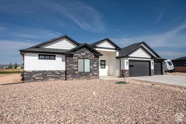 3977 N Monarch Dr, Cedar City, UT 84721 - Image #3