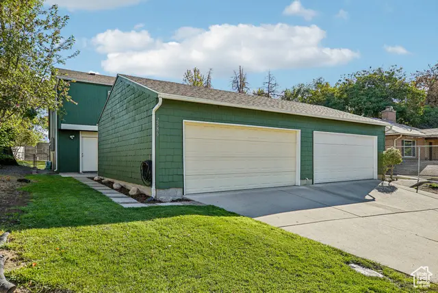 2584 E Wren Rd, Holladay, UT 84117 - Image #1