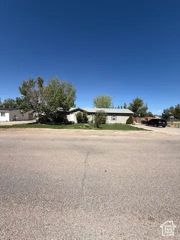 723 E Rose Ln, Enoch, UT 84721 - #2