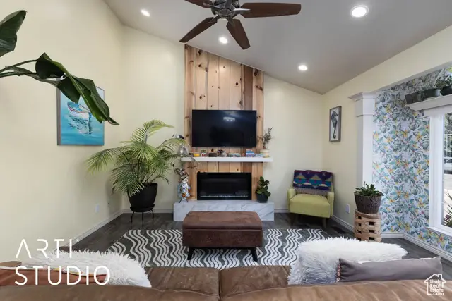 1135 N New Jersey Ave, Harrisville, UT 84404 - #3