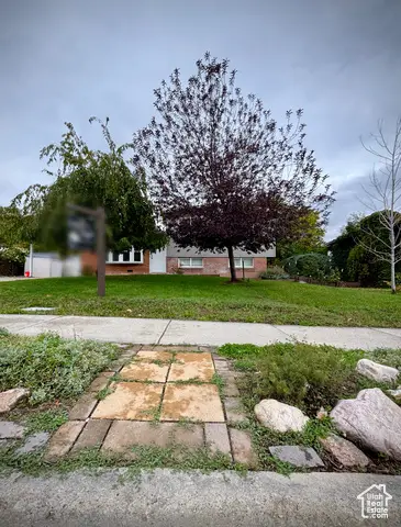 1094 N Angel St W, Layton, UT 84041 - Image #2