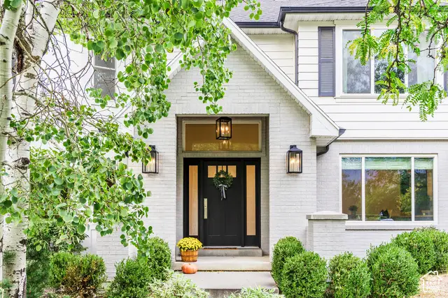 7977 S Royal Ln, Cottonwood Heights, UT 84093 - Image #2