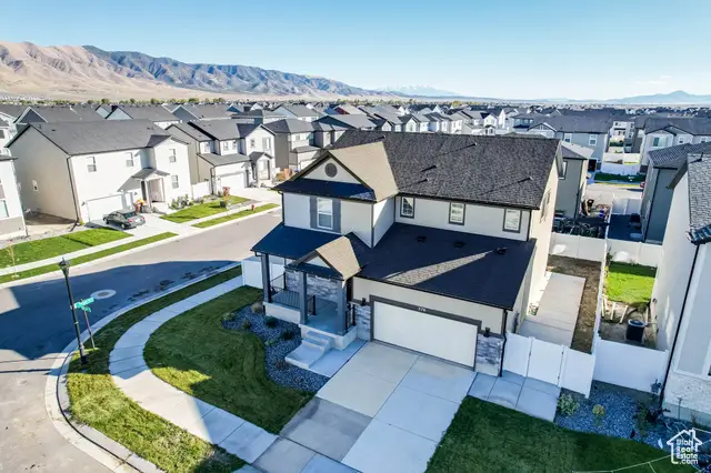 576 E Hearth Ln, Eagle Mountain, UT 84005 - Image #3