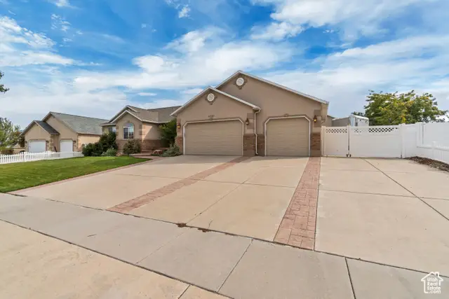 5233 W Autumn Creek Dr, Riverton, UT 84096 - Image #2