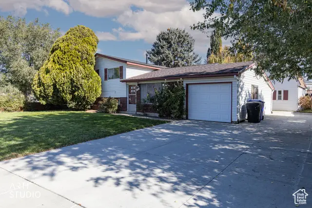 1481 S Melanie Ln, Syracuse, UT 84075 - Image #2