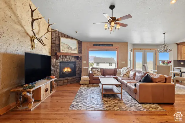 253 N 250 E, Millville, UT 84326 - Image #2