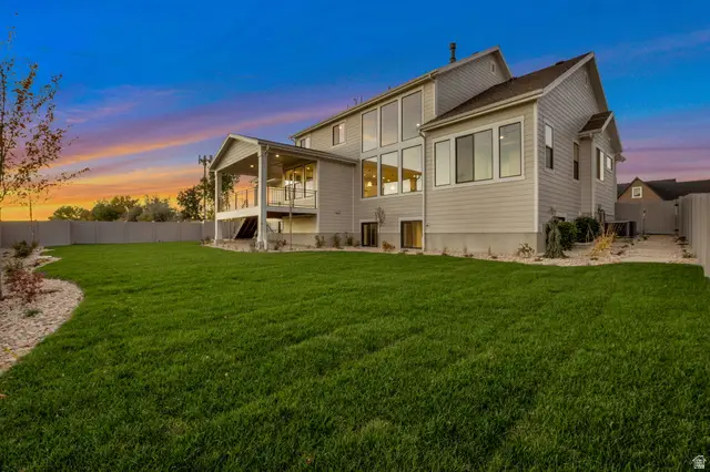 695 W Hidden Farm Dr, Farmington, UT 84025 - Image #3