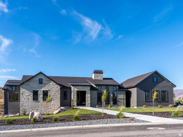 6188 E Hummingbird Pt, Huntsville, UT 84317 - Image #2