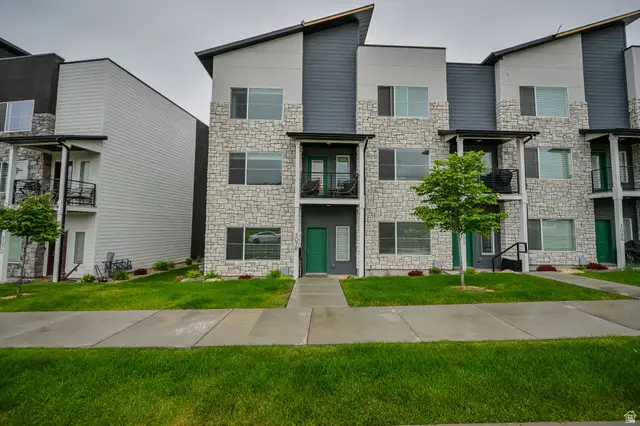 3078 N Bend Ln E, Layton, UT 84040 - Image #2