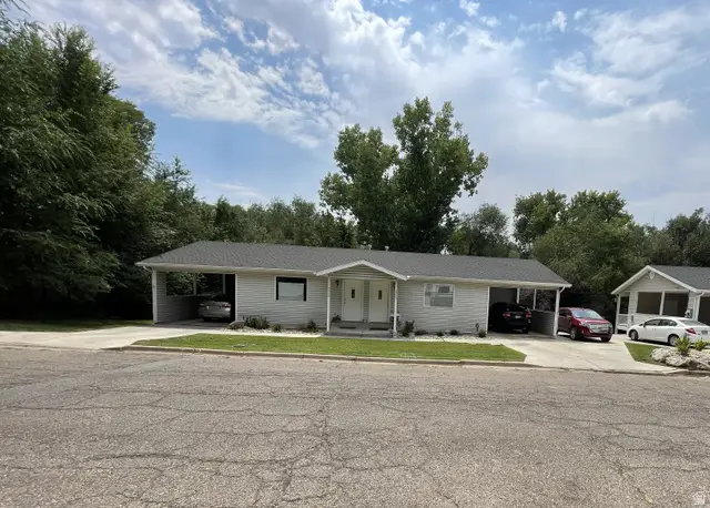 4067 S Hillcrest Cir, South Ogden, UT 84405 - Image #2