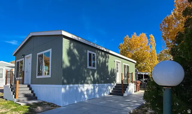 208 Darlington Way, Layton, UT 84041 - Image #1