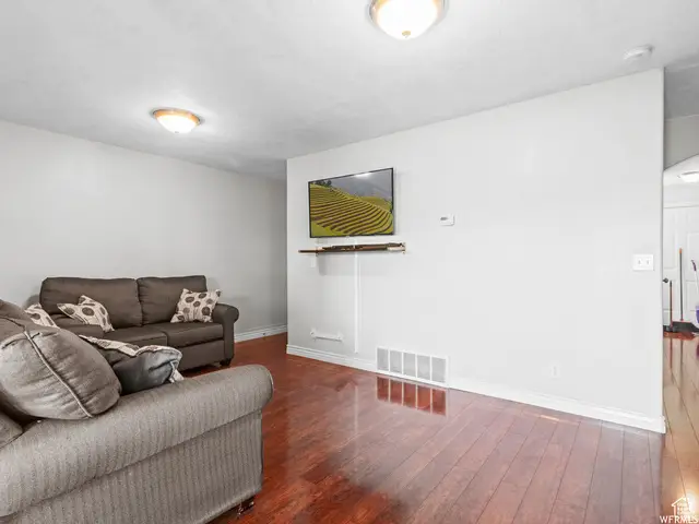 652 W Pimlico Dr, Saratoga Springs, UT 84045 - Image #2