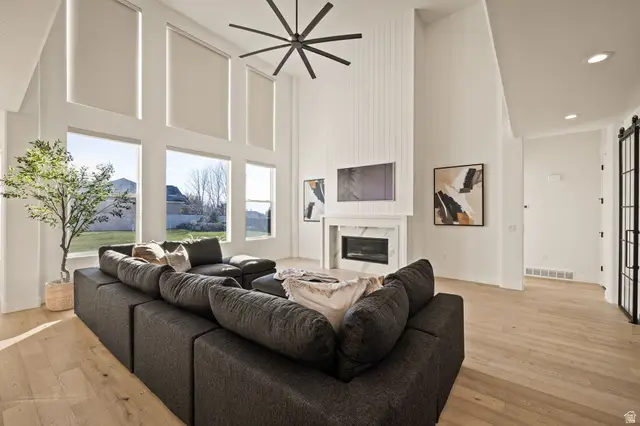 6447 W Sunrise Dr, Highland, UT 84003 - Image #2