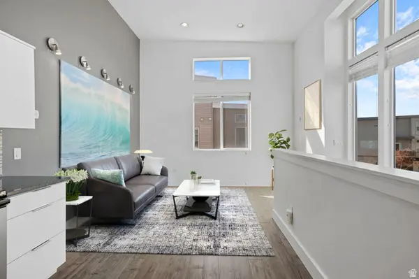 1001 W Rooftop Dr, Midvale, UT 84047