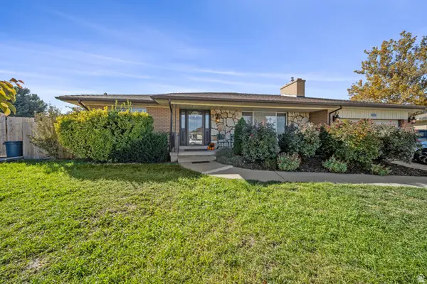 1377 W Pinewood Dr, Taylorsville, UT 84123