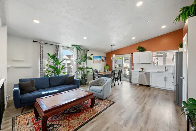 9141 S Little Creek Dr, West Jordan, UT 84088 - Image #2