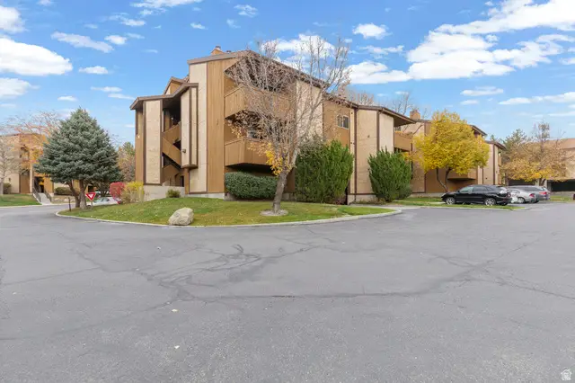 662 W Jefferson Cv #6, Sandy, UT 84070 - Image #2