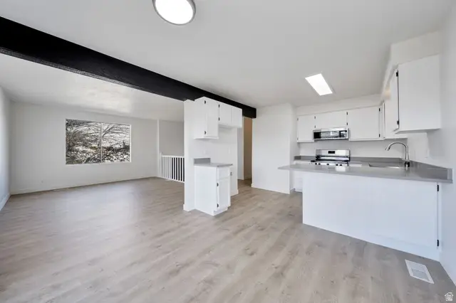 4458 S Edgeware Ln, Taylorsville, UT 84129 - Image #2