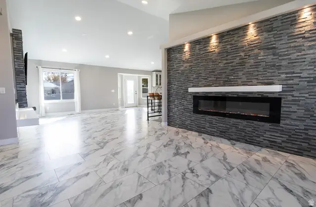 6389 S Mill Valley Ct, Salt Lake City, UT 84118 - Image #3