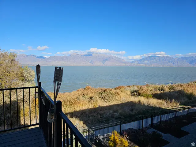 2422 S Blue Water Ln, Saratoga Springs, UT 84045 - Image #2