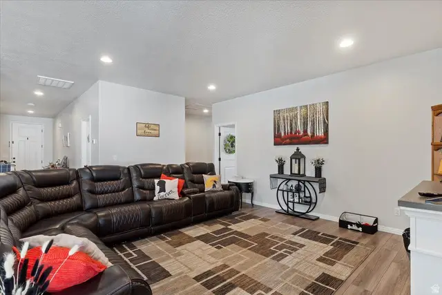 3253 S Lincoln Ln, Syracuse, UT 84075 - Image #3