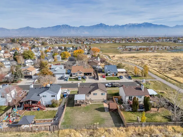 5988 S Sunset Vista Dr, Salt Lake City, UT 84118 - Image #3